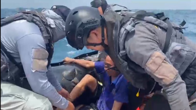 Bakamla RI Selamatkan Enam Awak Kapal Tug Boat yang Tenggelam di Perairan Banten