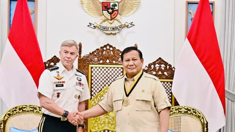Presiden Prabowo Terima Medali Kehormatan dari Komando Operasi Khusus AS di Istana Merdeka
