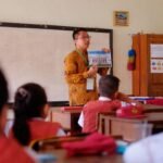 Belasan Tahun Mengajar, Tiba-tba Dipecat Kepala SMAN 10 Makassar