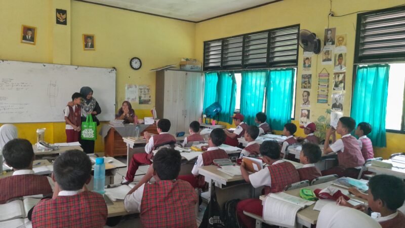 2027, Bahasa Inggris Jadi Pelajaran Wajib di Sekolah Dasar