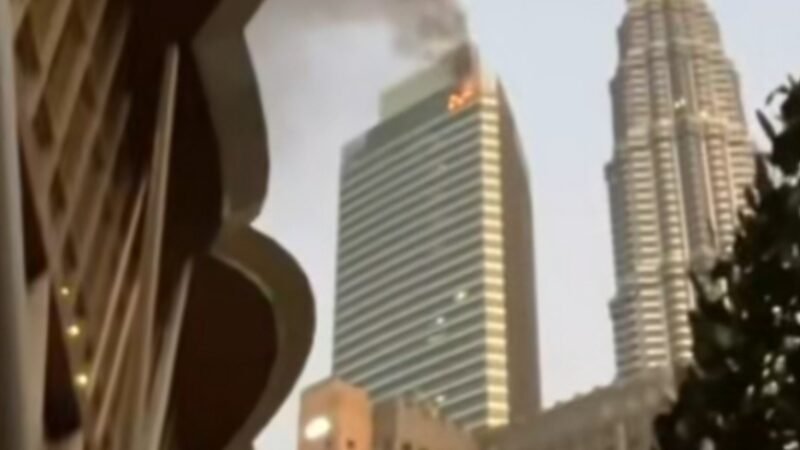 Menara Petronas Malaysia Terbakar