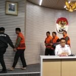 KPK Geledah Rumah Ponakan Bupati Ponorogo Sugiri