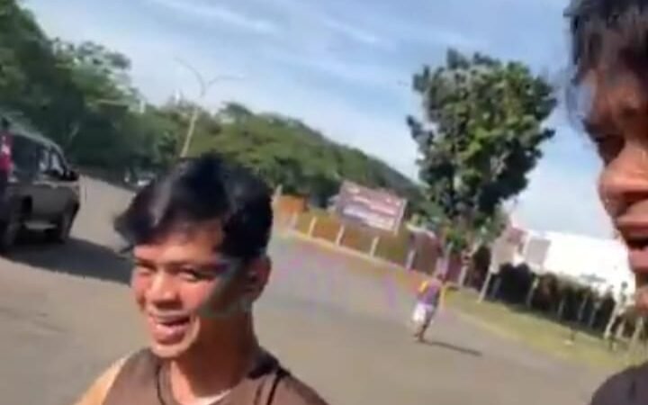 Aksi Tambal Jalan Surya Insomnia Cuma Iseng