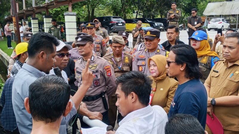 Rapat Evaluasi Diisi Konser Musik, Pemkab Tangerang Dituntut Minta Maaf secara Terbuka