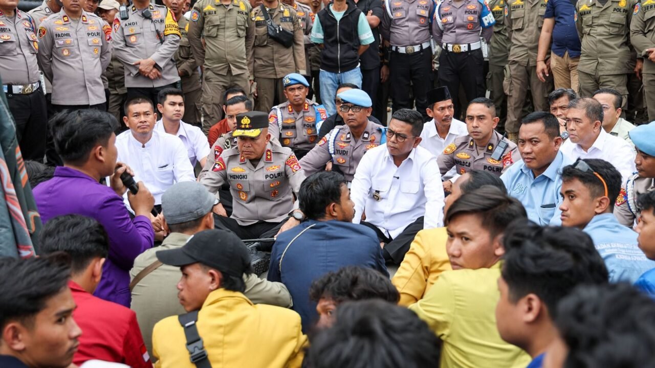 Satu Tahun Memimpin, Gubernur Andra Soni Pastikan Kritik Mahasiswa Jadi Bahan Evaluasi