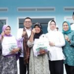 Gubernur Andra Soni Resmikan Posyandra di Desa Jagabaya Saat Safari Ramadan 1447 H