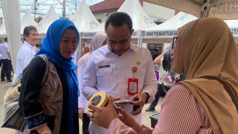 Sekda Kabupaten Tangerang Buka Bazar Ramadan 1447 H di Cikupa